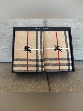 Burberry Beige Check Large Bath Towels with Red Stripe
